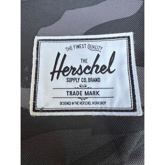Herschel Classic Backpack Standard 20L Grey Black Camo - Picture 10 of 14